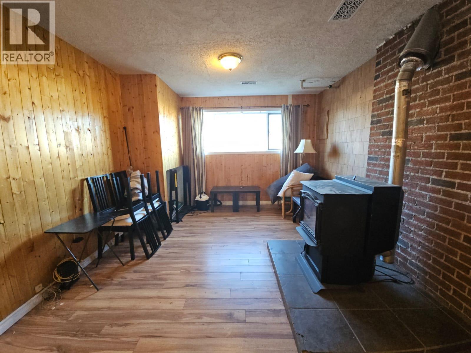 116 Birch Avenue, Tumbler Ridge, BC - Indoor Photo Showing Other Room