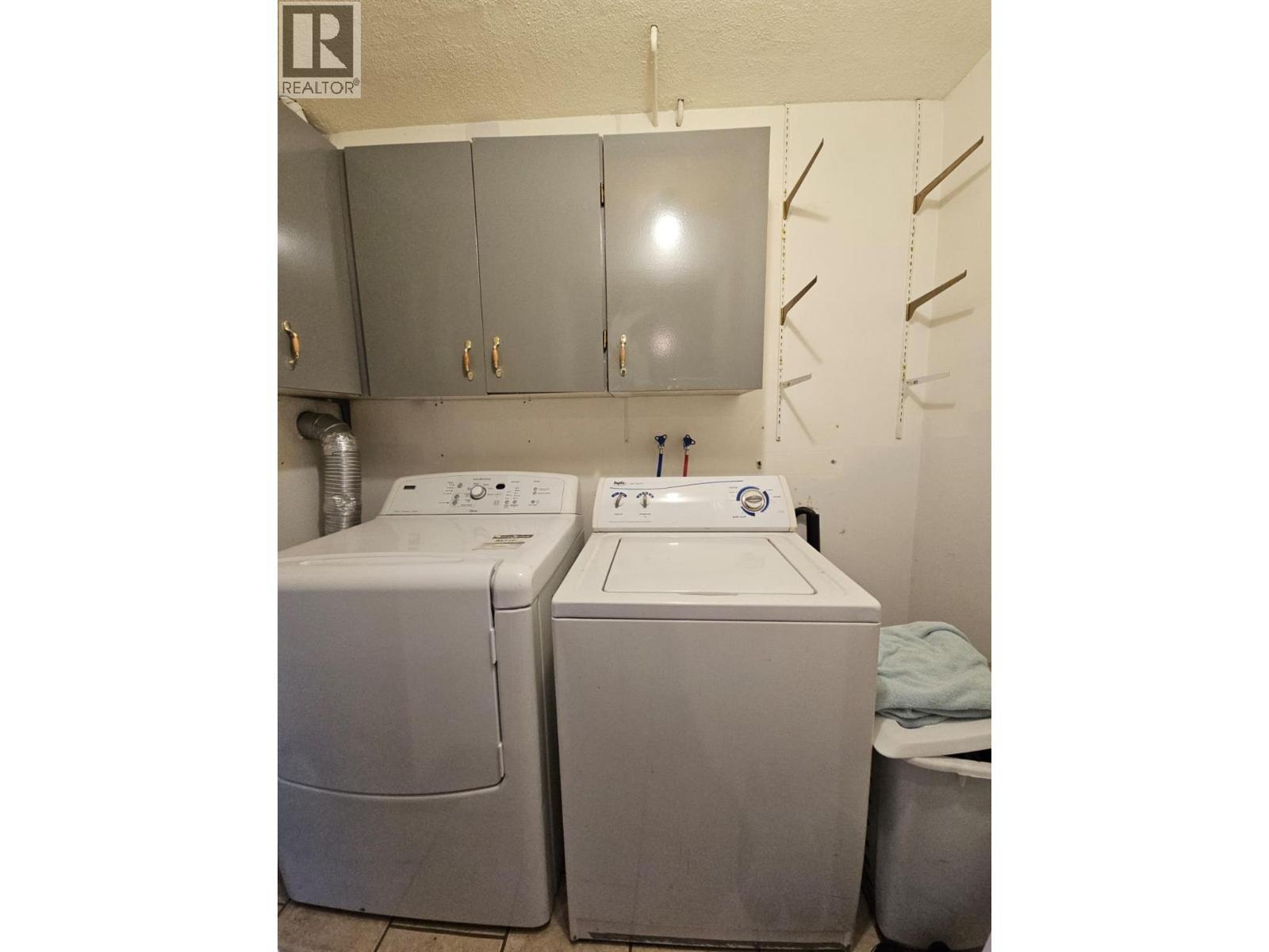 116 Birch Avenue, Tumbler Ridge, BC - Indoor Photo Showing Laundry Room