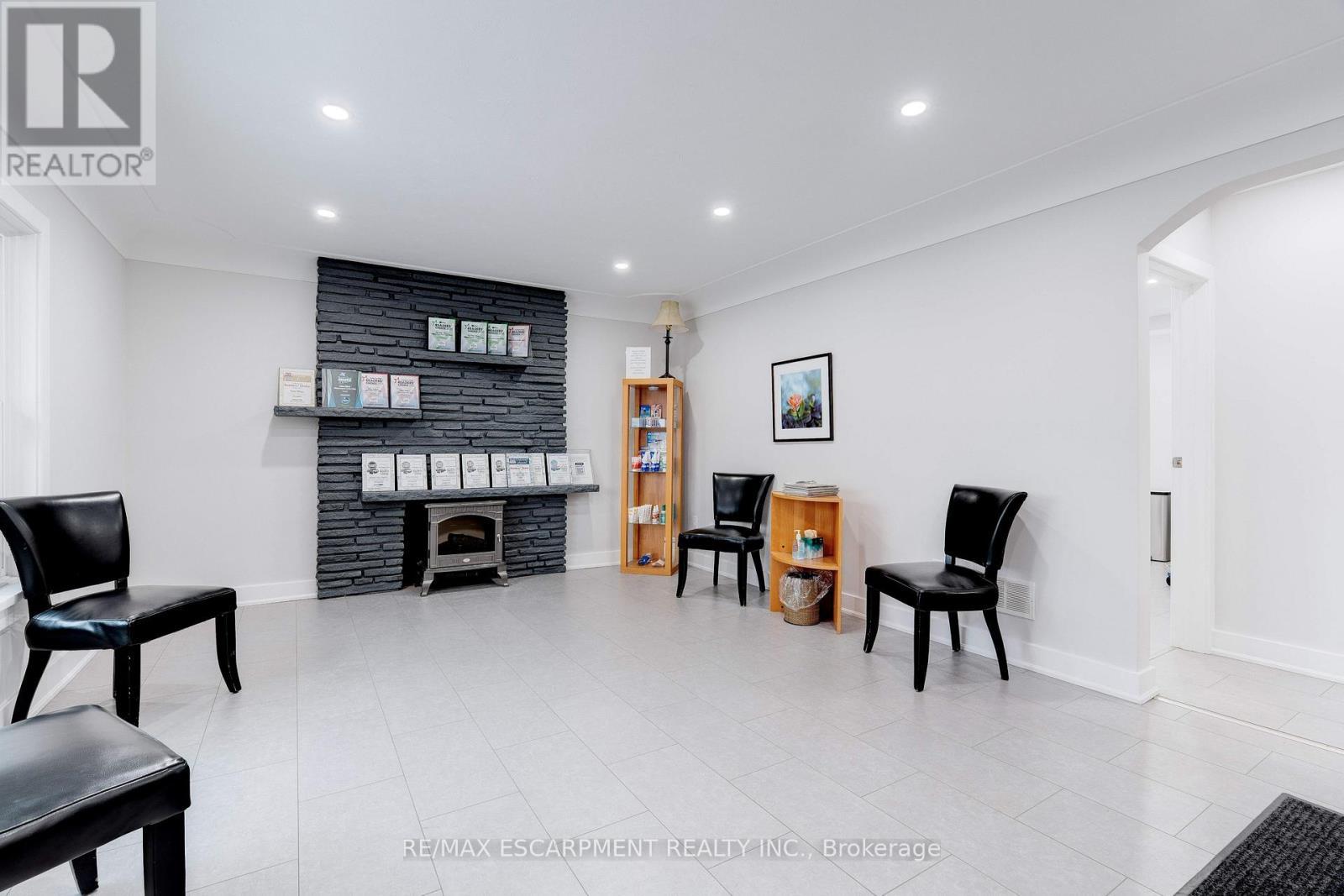 2409 Walker'S Line, Burlington, ON