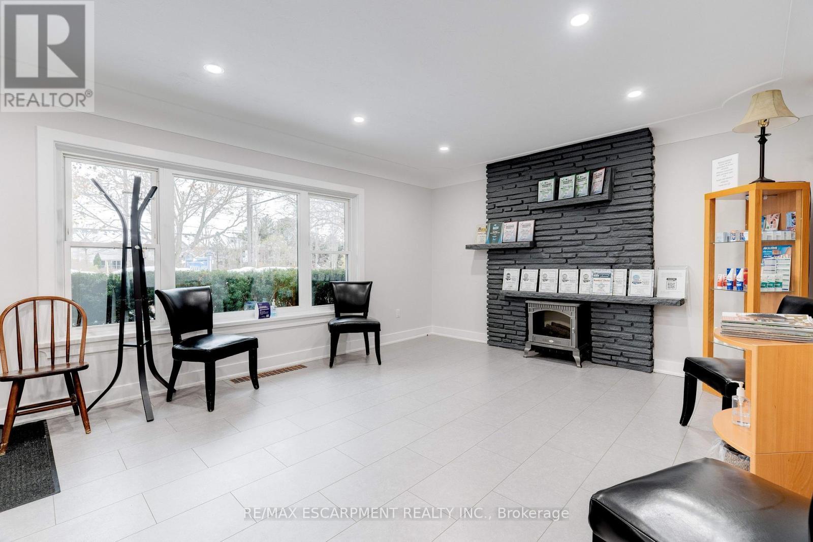 2409 Walker'S Line, Burlington, ON