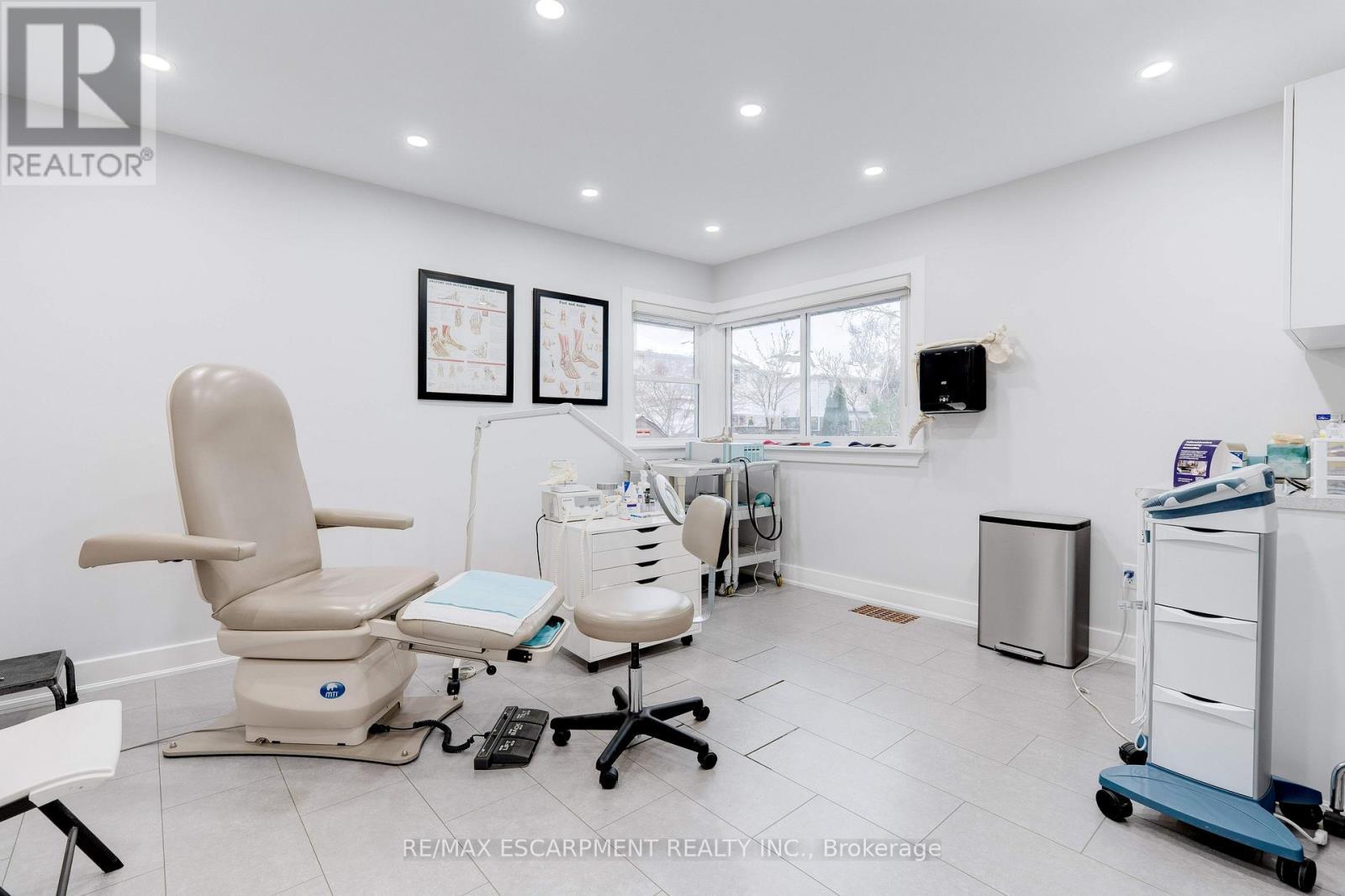 2409 Walker'S Line, Burlington, ON