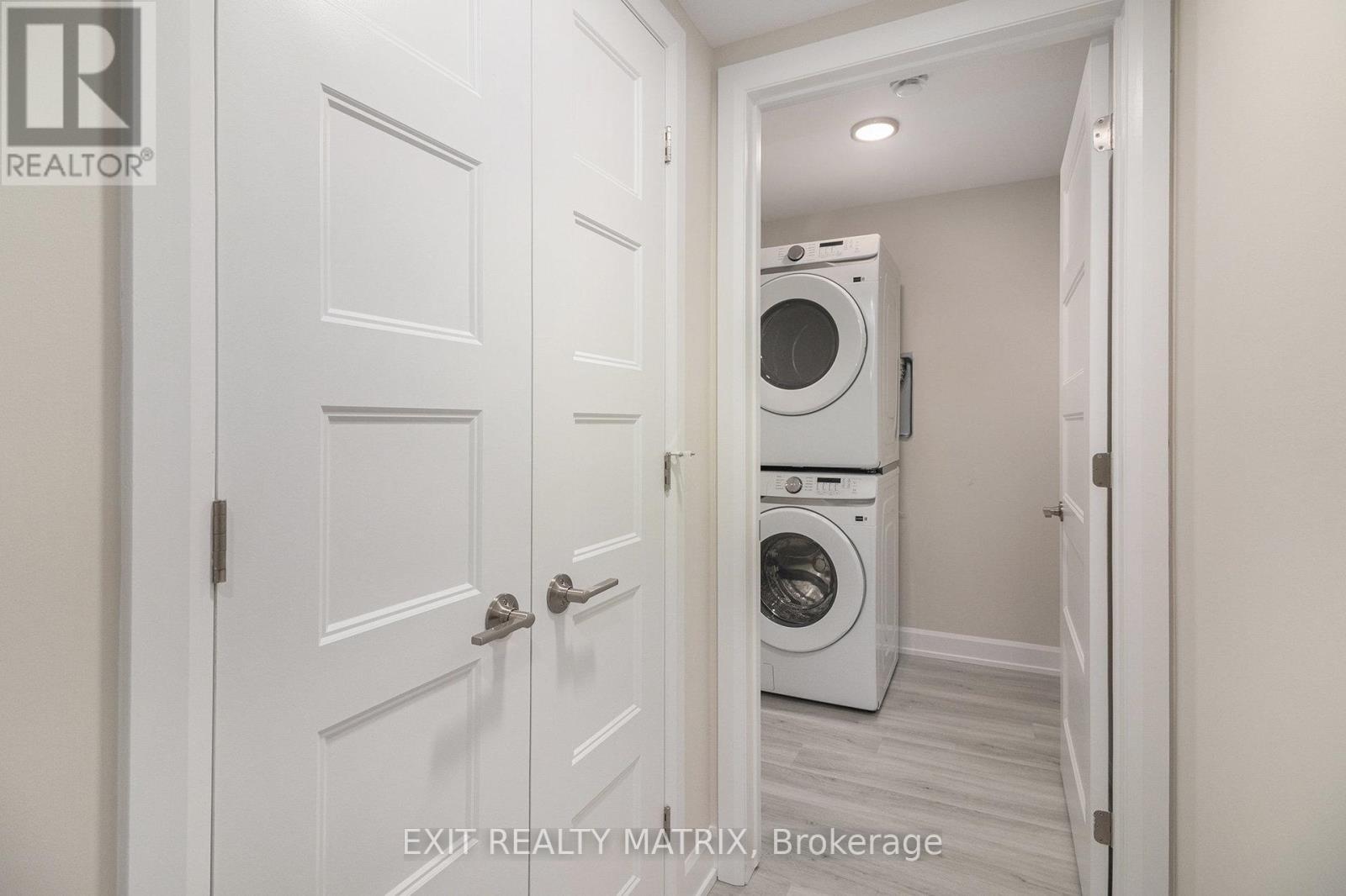 1208 Montblanc Crescent, Russell, ON - Indoor Photo Showing Laundry Room