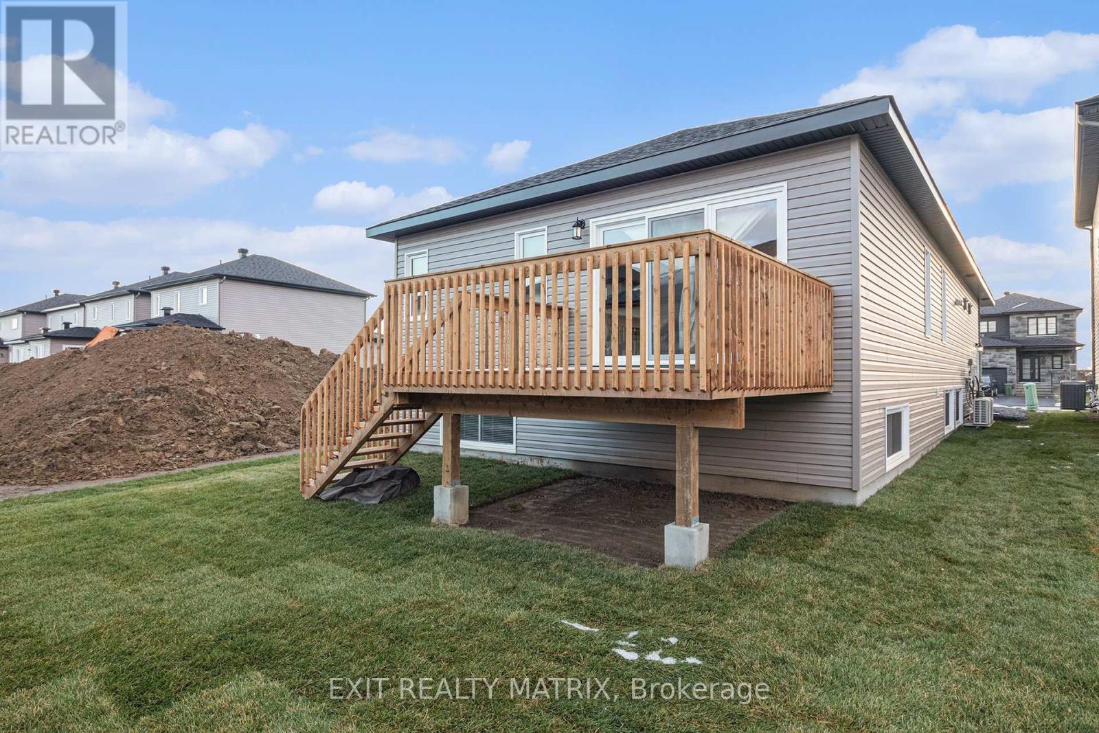 1208 Montblanc Crescent, Russell, ON - Outdoor With Deck Patio Veranda