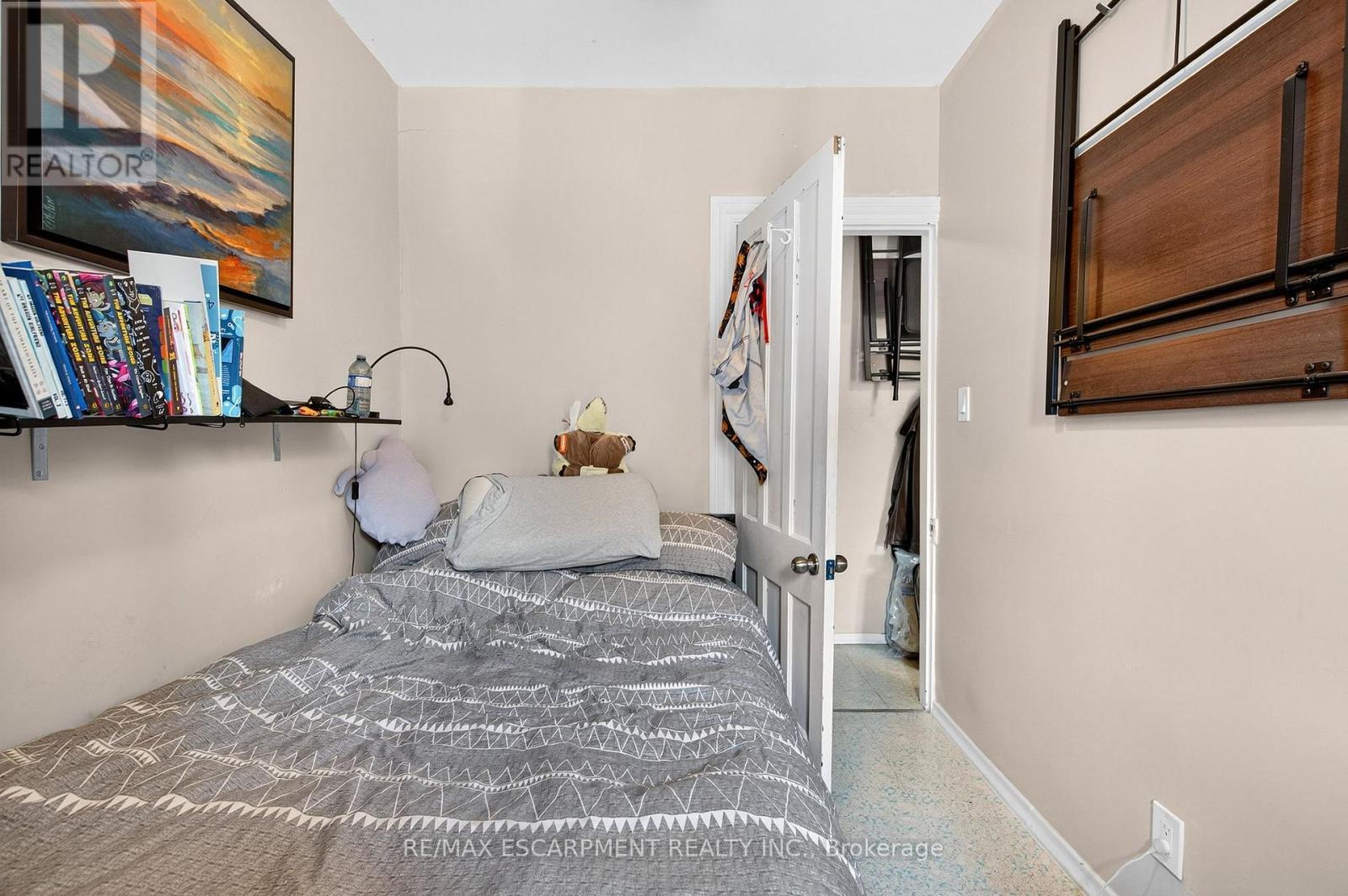 79 Murray Street E, Hamilton, ON - Indoor Photo Showing Bedroom