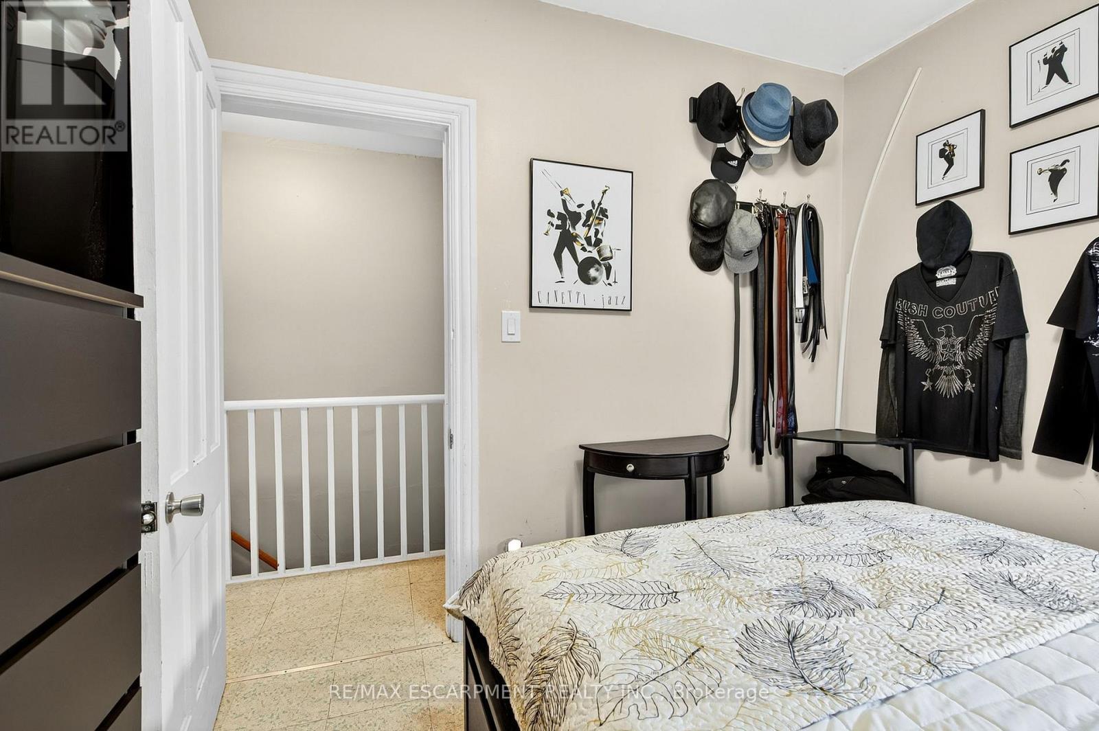 79 Murray Street E, Hamilton, ON - Indoor Photo Showing Bedroom