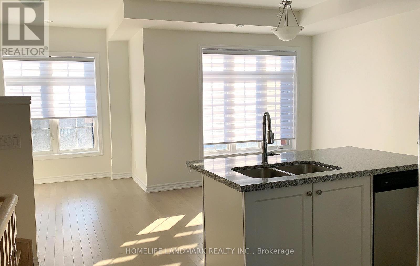 99 William Shearn Crescent, Markham, ON - Indoor Photo Showing Kitchen With Double Sink