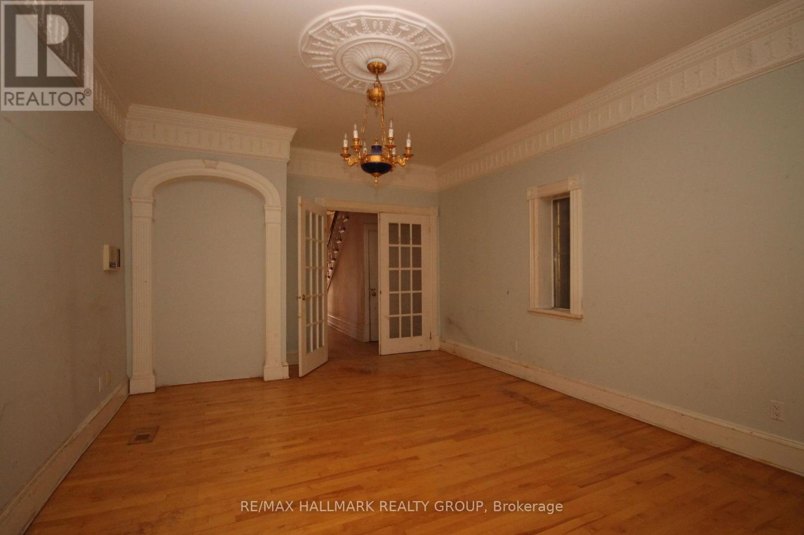 301 Waverley Street, Ottawa, ON - Indoor Photo Showing Other Room