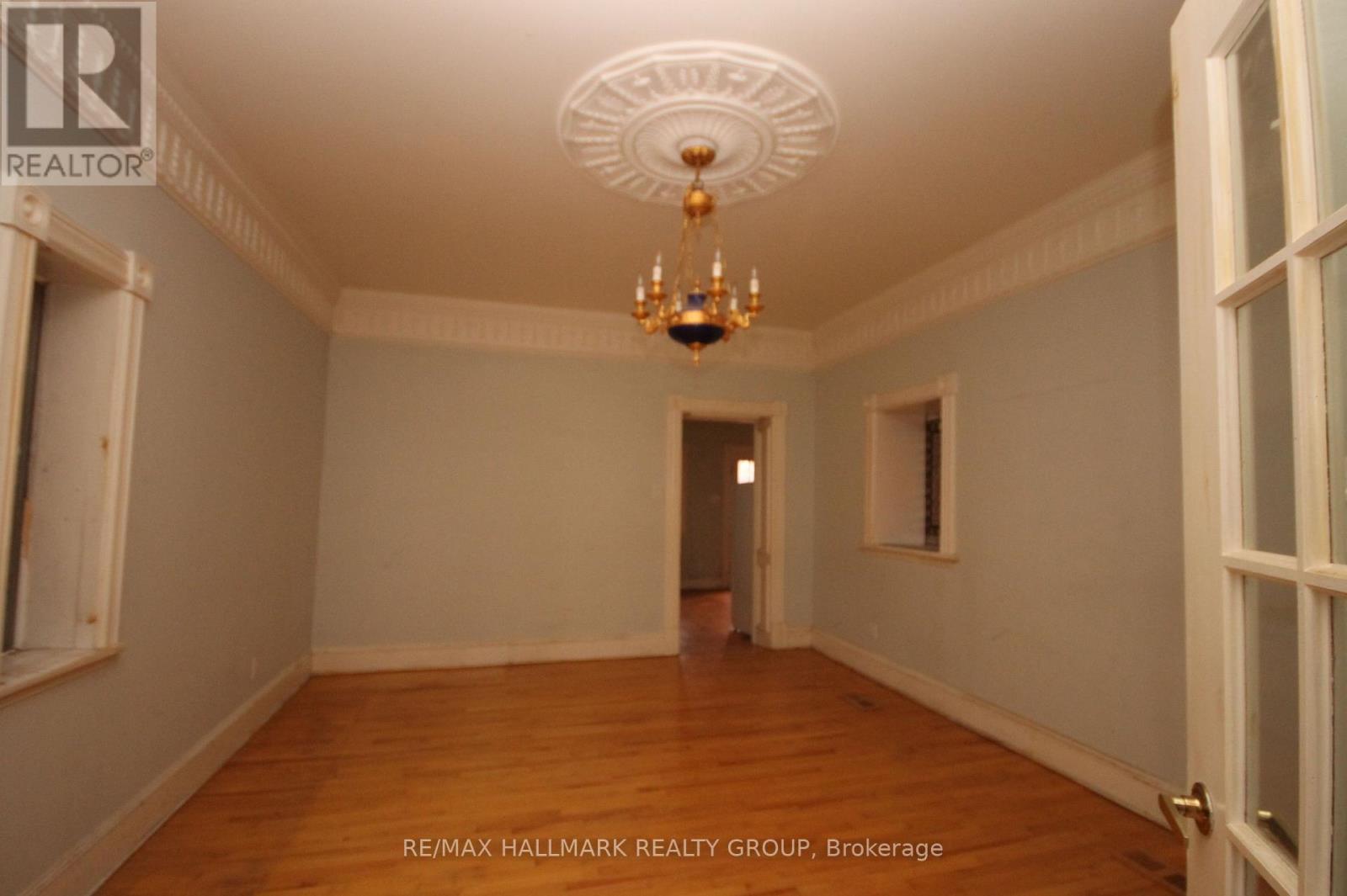 301 Waverley Street, Ottawa, ON - Indoor Photo Showing Other Room