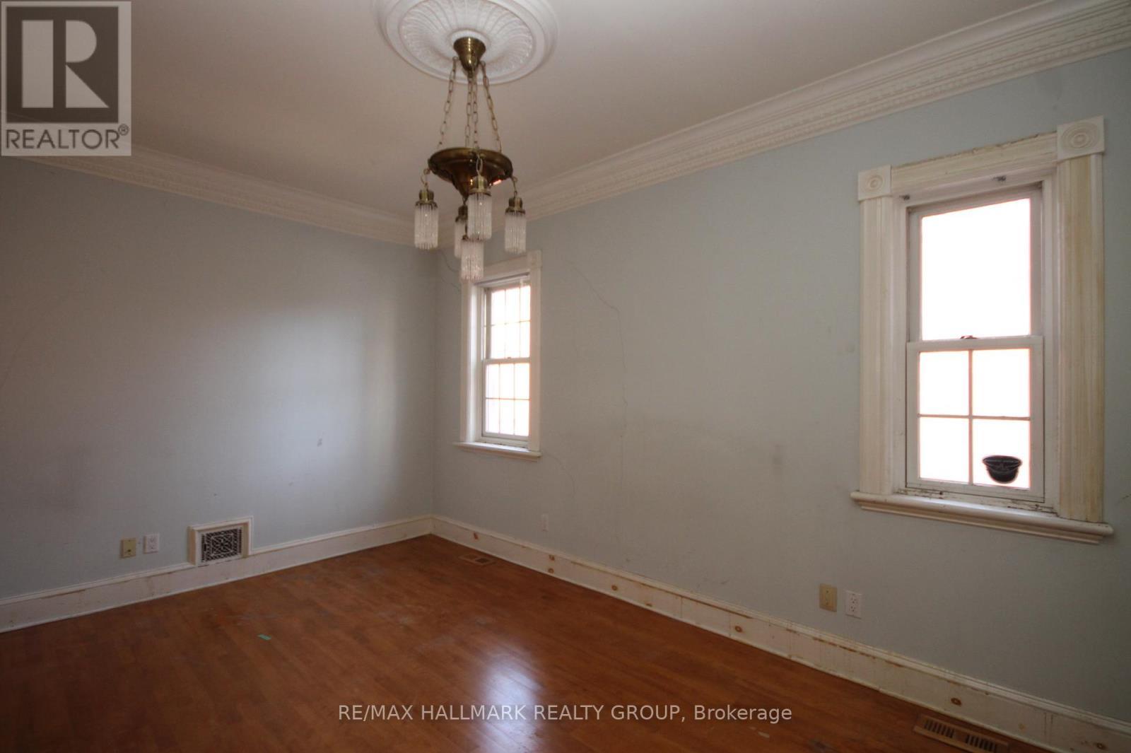 301 Waverley Street, Ottawa, ON - Indoor Photo Showing Other Room