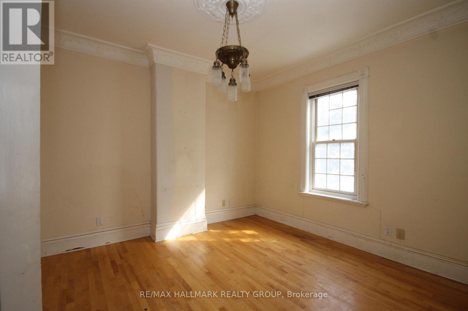 301 Waverley Street, Ottawa, ON - Indoor Photo Showing Other Room