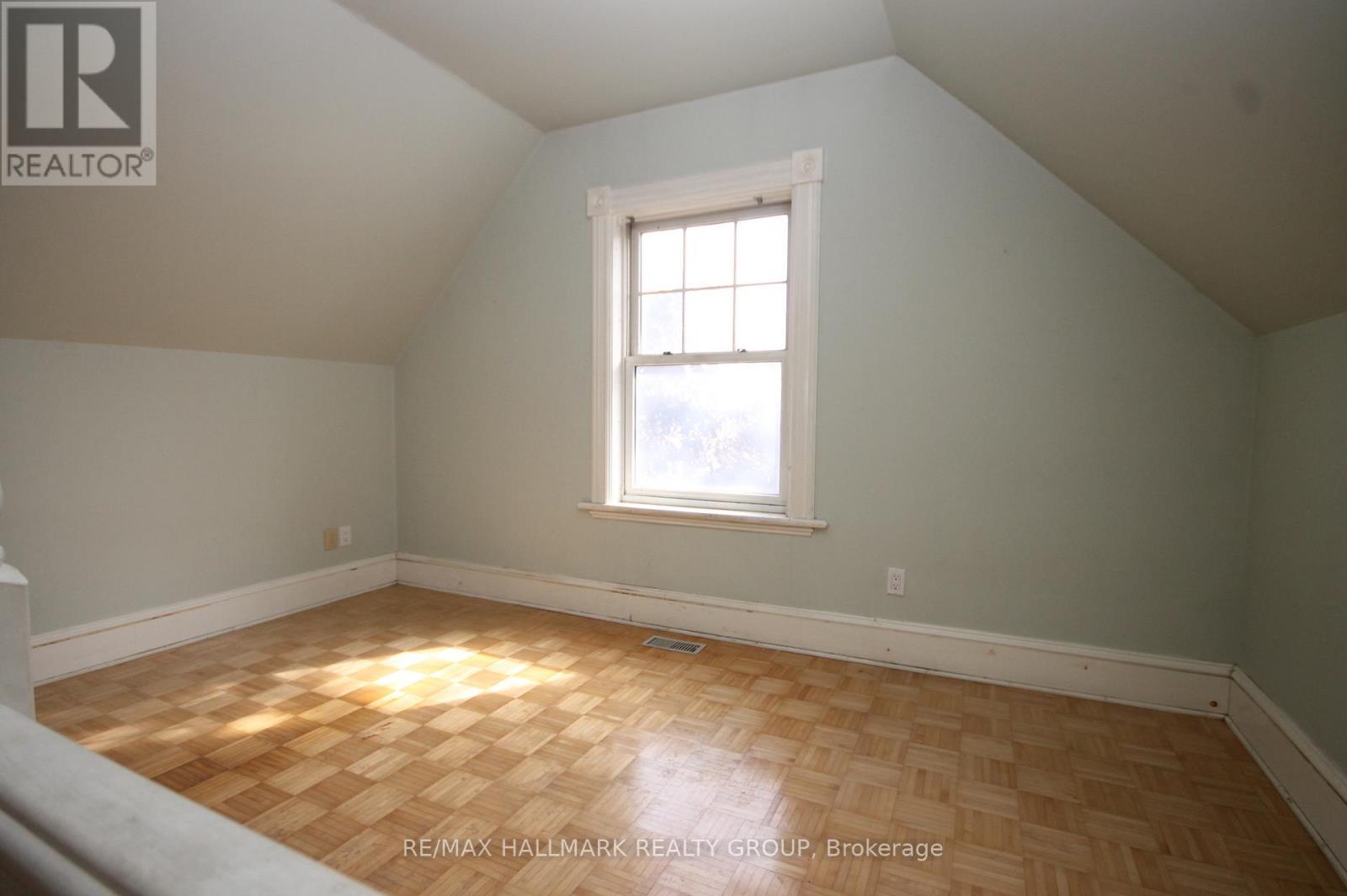 301 Waverley Street, Ottawa, ON - Indoor Photo Showing Other Room