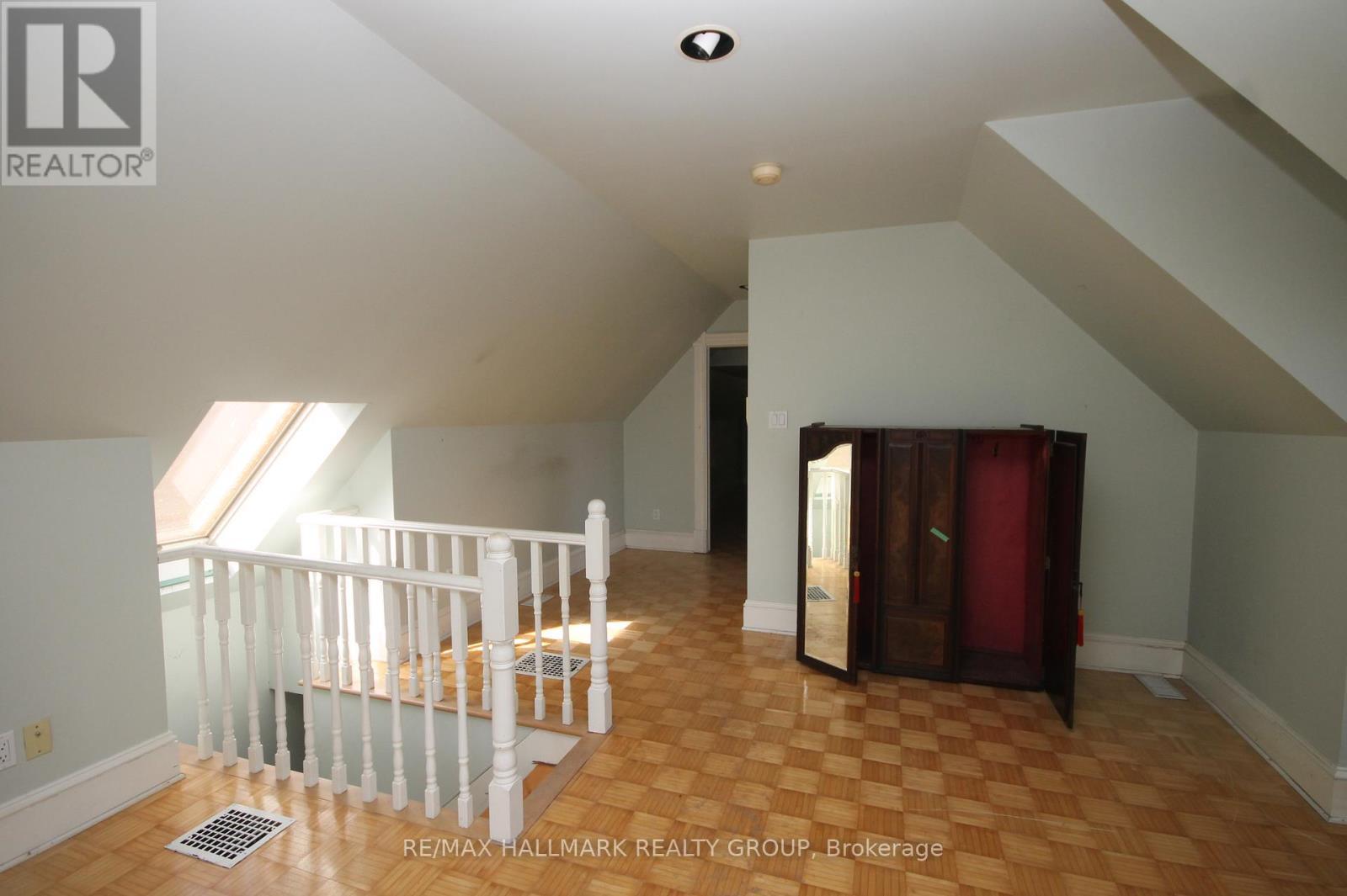 301 Waverley Street, Ottawa, ON - Indoor Photo Showing Other Room