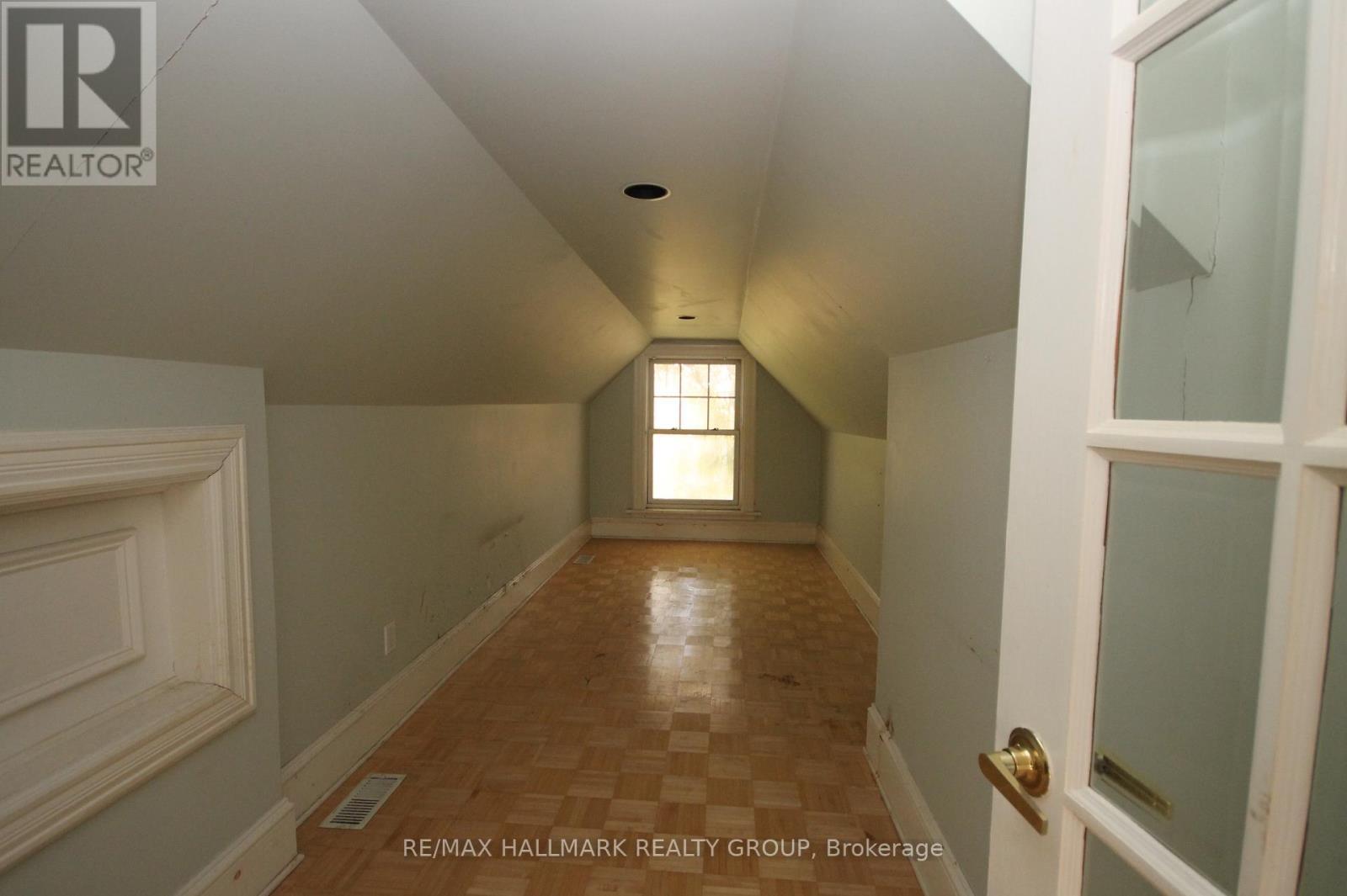 301 Waverley Street, Ottawa, ON - Indoor Photo Showing Other Room