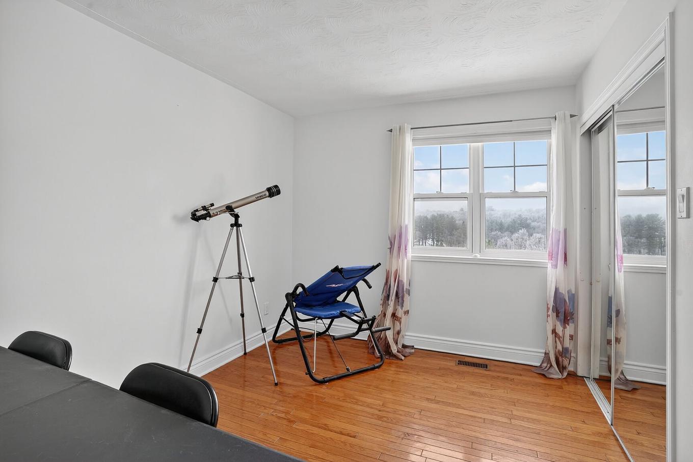 Chambre à coucher - 22 Ch. Constantineau, Grenville-Sur-La-Rouge, QC - Indoor Photo Showing Office