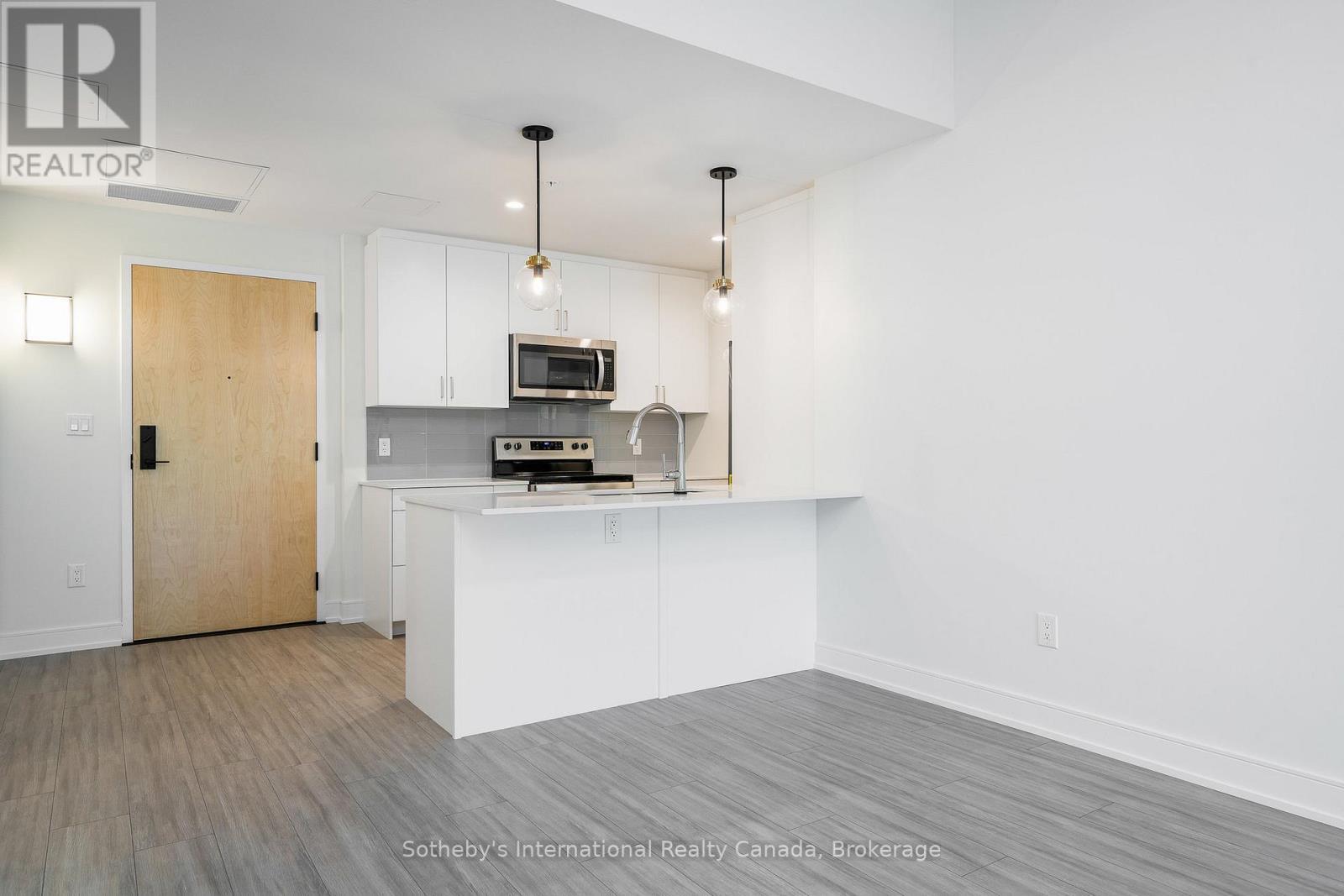 322 - 121 Mary Street, Clearview (Creemore), ON - Indoor Photo Showing Kitchen