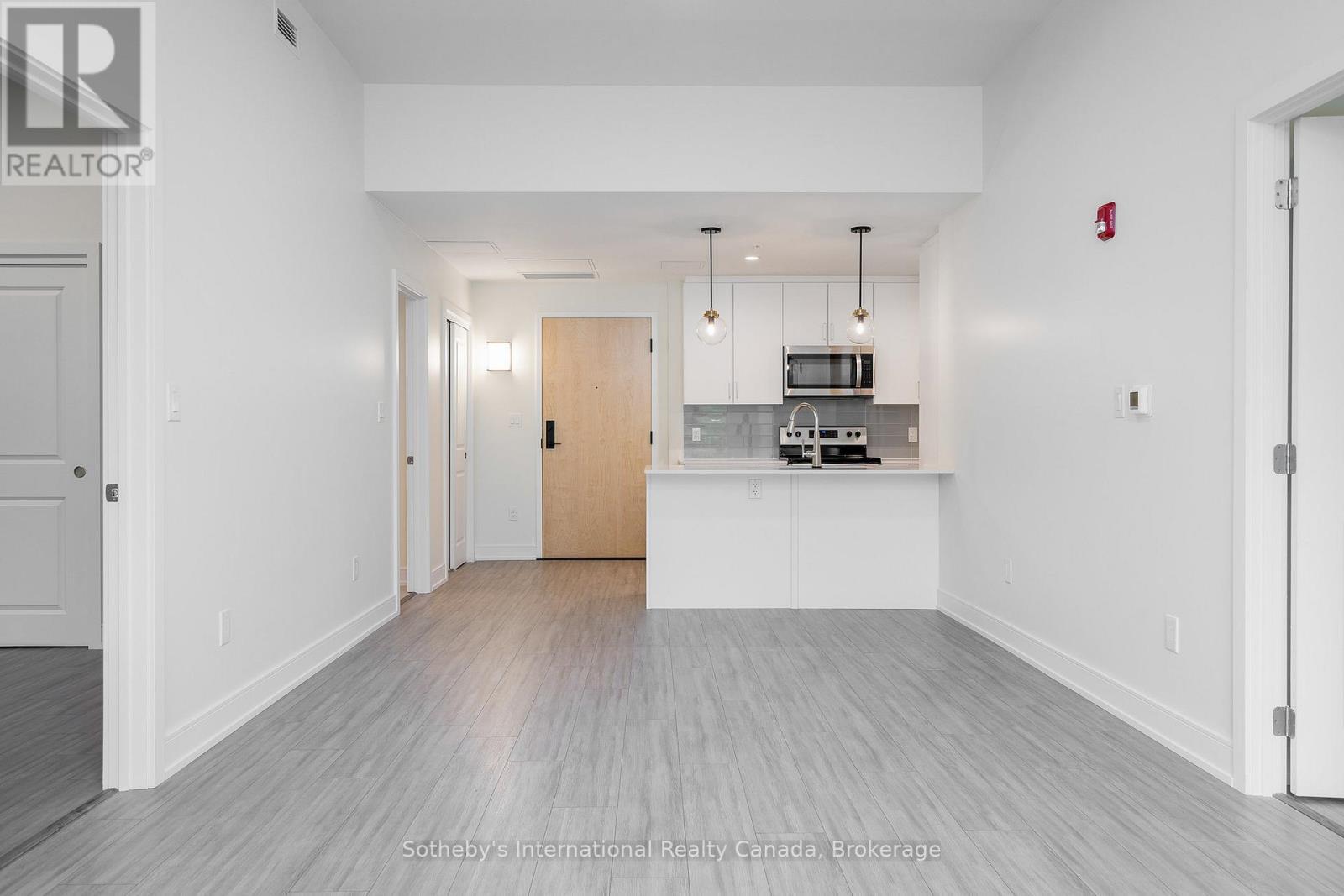 322 - 121 Mary Street, Clearview (Creemore), ON - Indoor Photo Showing Kitchen