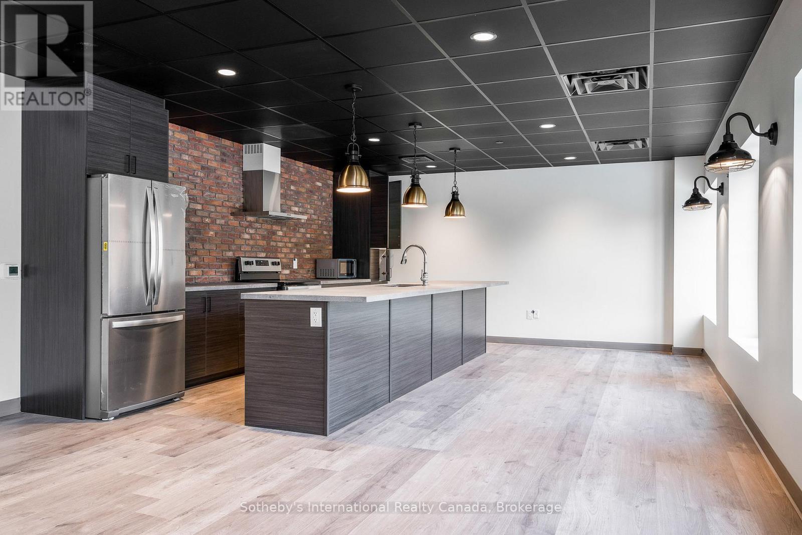 322 - 121 Mary Street, Clearview (Creemore), ON - Indoor Photo Showing Kitchen