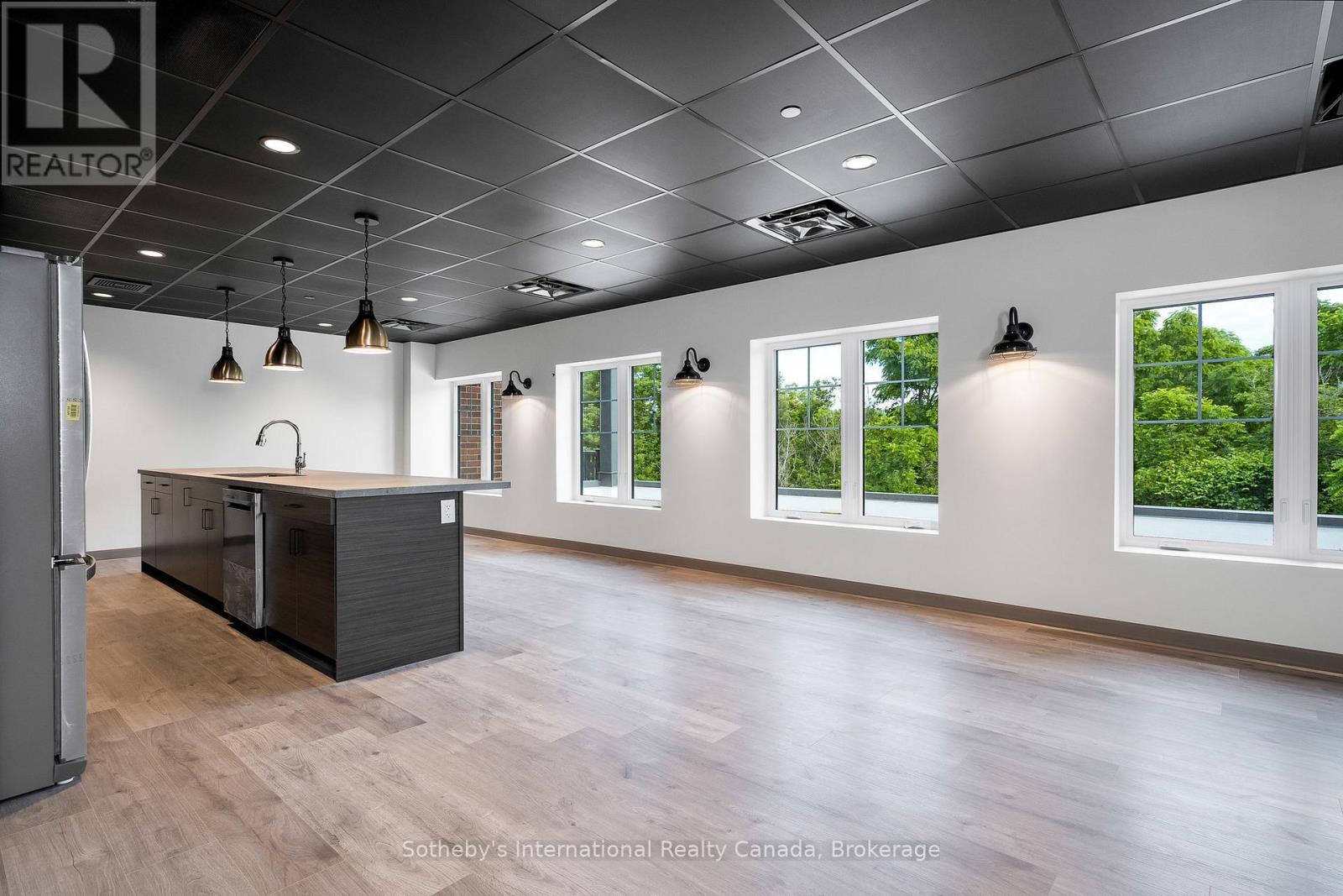 322 - 121 Mary Street, Clearview (Creemore), ON - Indoor