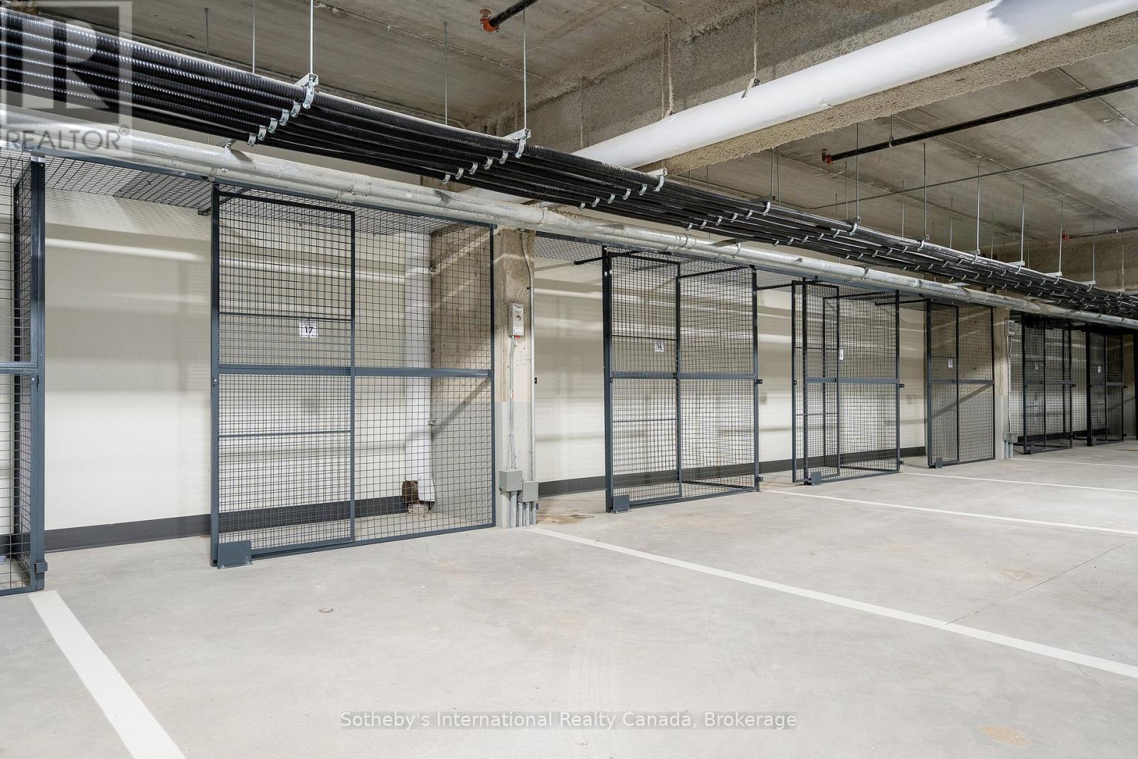 322 - 121 Mary Street, Clearview (Creemore), ON - Indoor Photo Showing Garage