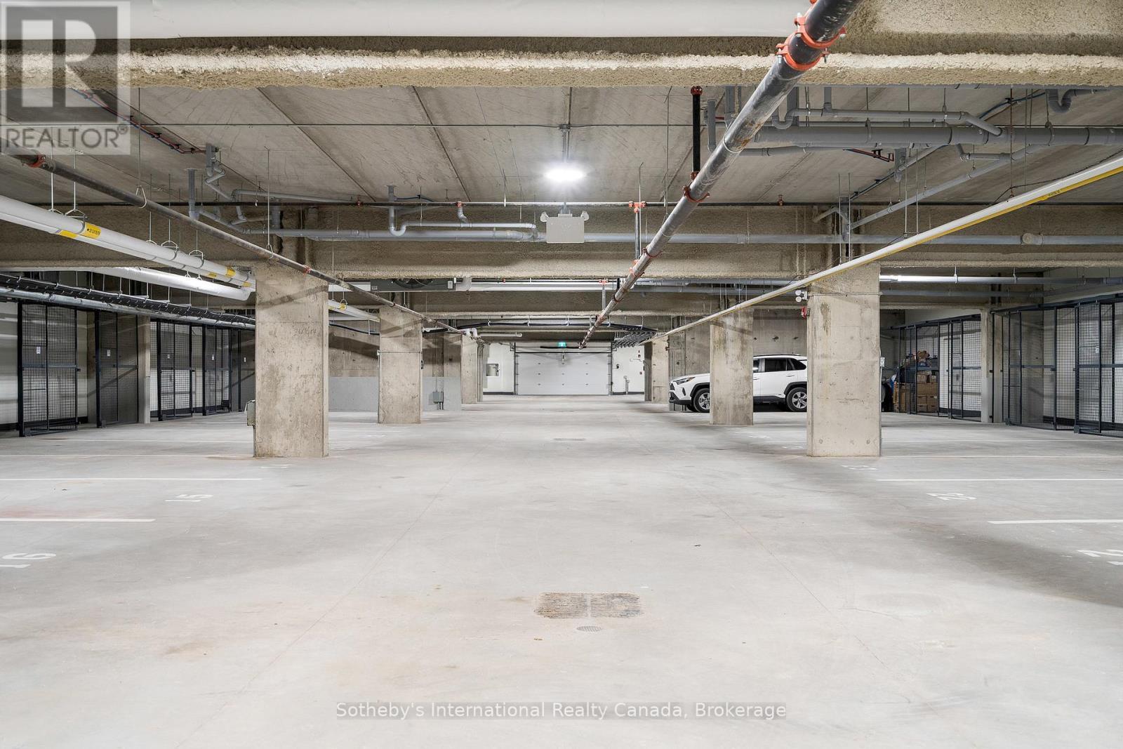322 - 121 Mary Street, Clearview (Creemore), ON - Indoor Photo Showing Garage