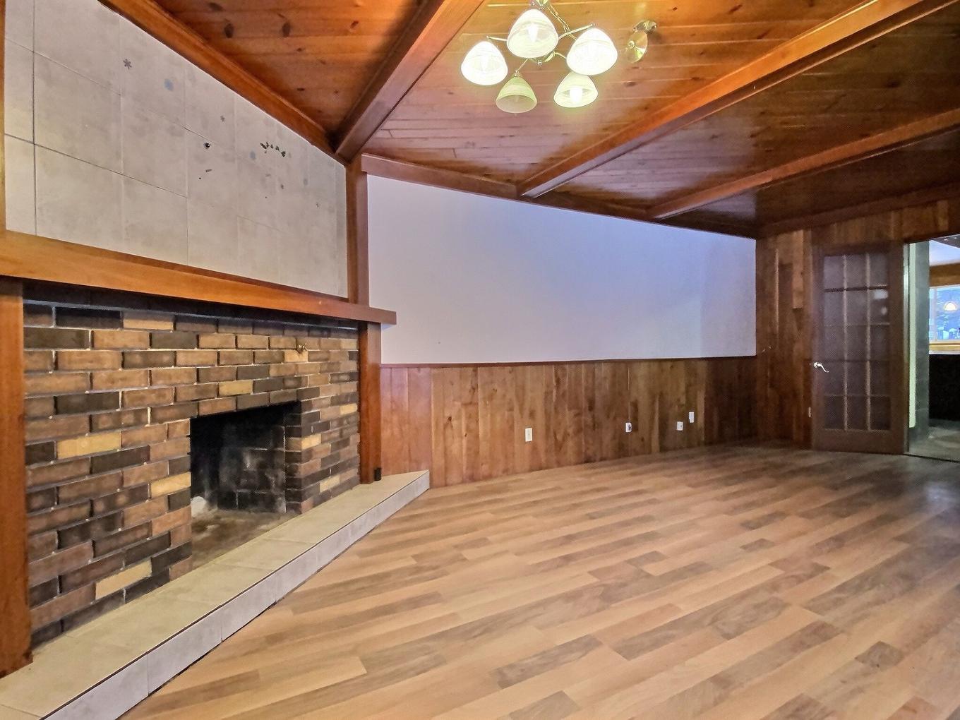 Living room - 2942 Rue De La Rivière-Nelson, Québec (La Haute-Saint-Charles), QC - Indoor With Fireplace