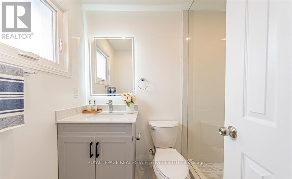 4797 Rosebush Road, Mississauga, ON - Indoor Photo Showing Bathroom
