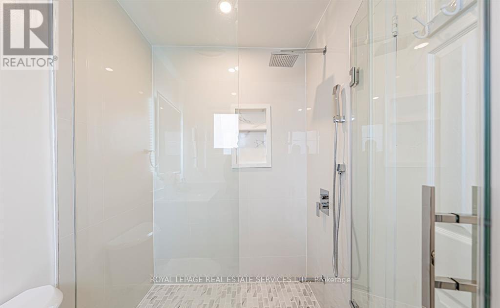 4797 Rosebush Road, Mississauga, ON - Indoor Photo Showing Bathroom