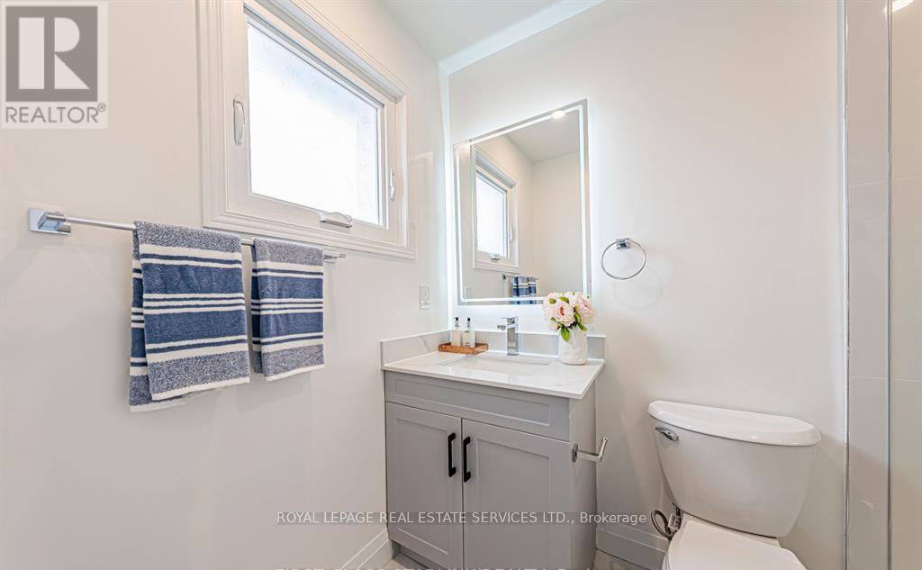 4797 Rosebush Road, Mississauga, ON - Indoor Photo Showing Bathroom