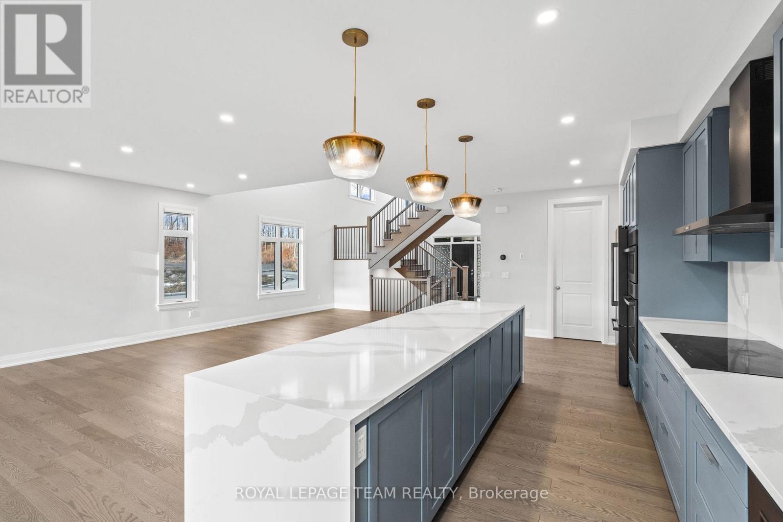 Kitchen - 200 Ketchikan Crescent, Ottawa, ON - Indoor Photo Showing Kitchen With Upgraded Kitchen