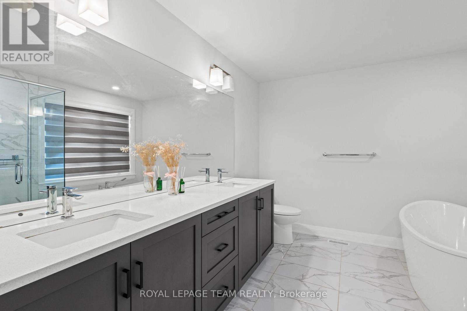 5 Piece Ensuite - 200 Ketchikan Crescent, Ottawa, ON - Indoor Photo Showing Bathroom