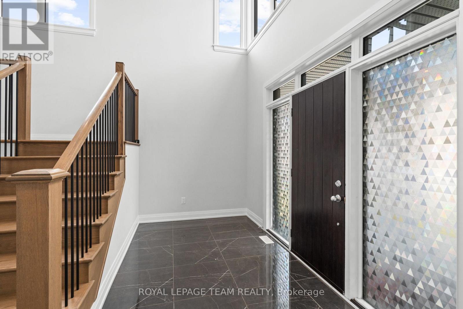 Foyer - 200 Ketchikan Crescent, Ottawa, ON - Indoor Photo Showing Other Room