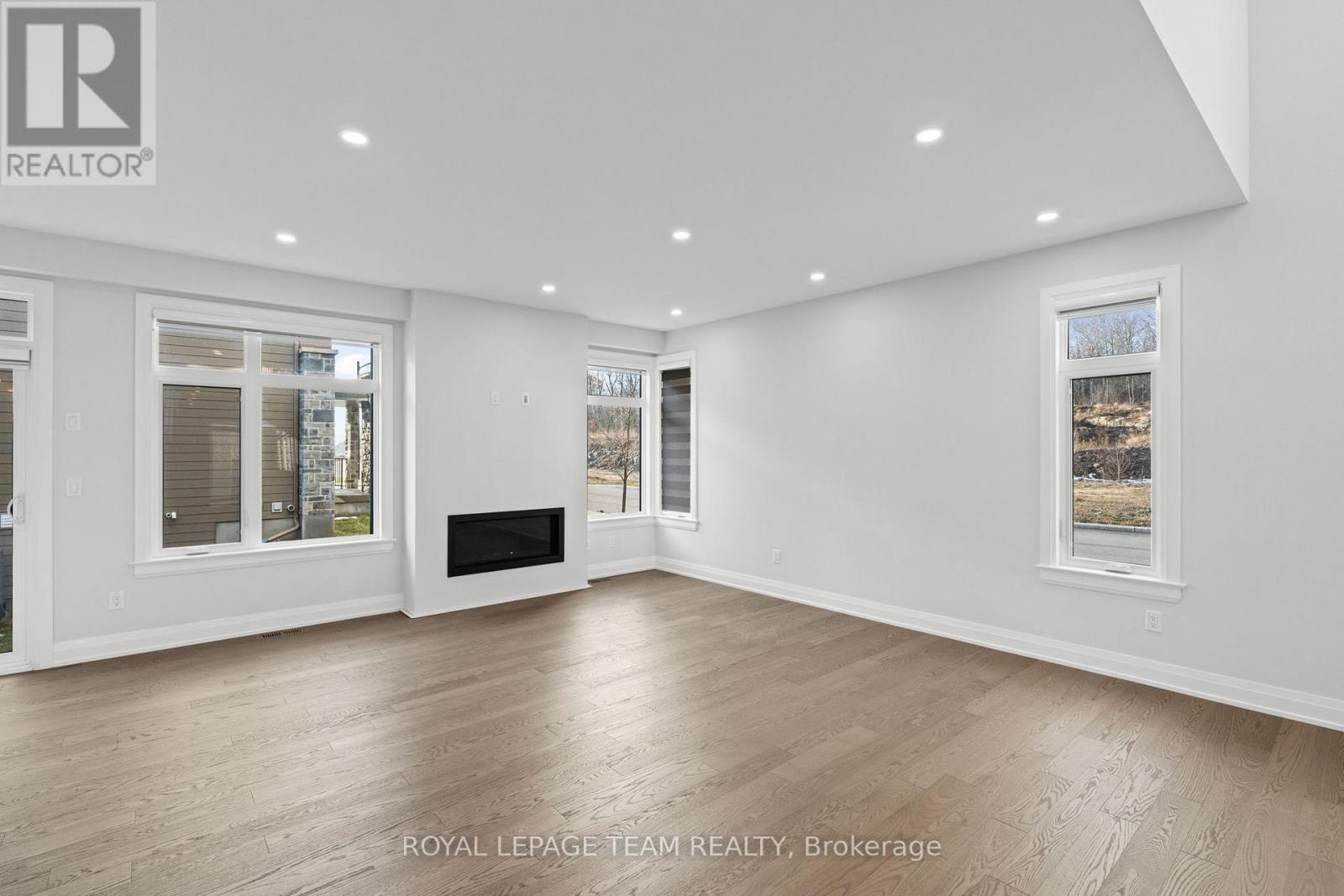 Living Room - 200 Ketchikan Crescent, Ottawa, ON - Indoor