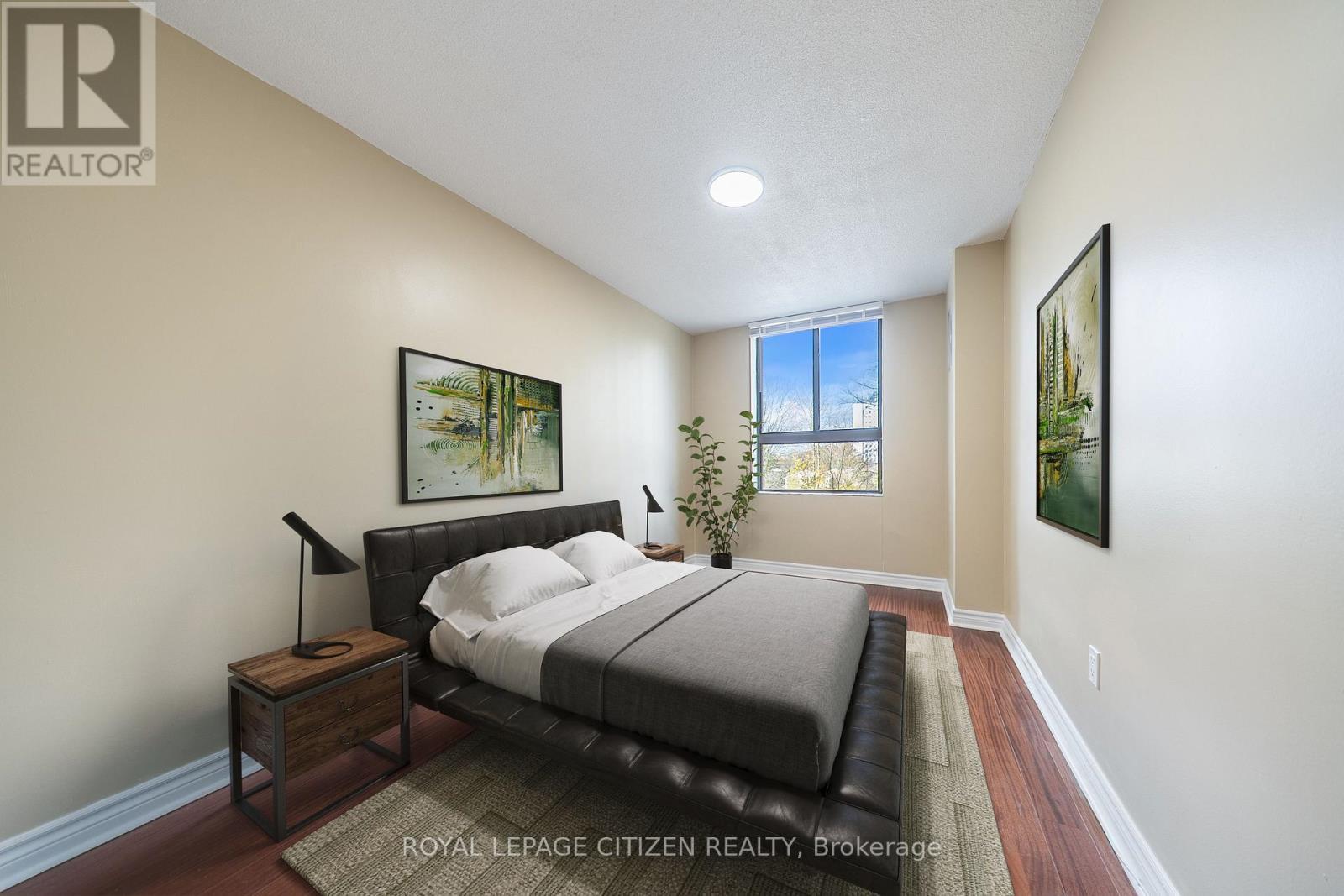 202 - 260 Seneca Hill Drive, Toronto, ON - Indoor Photo Showing Bedroom