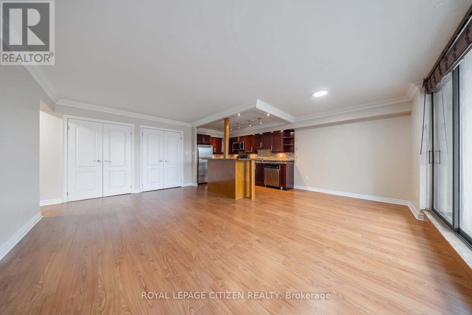 202 - 260 Seneca Hill Drive, Toronto, ON - Indoor