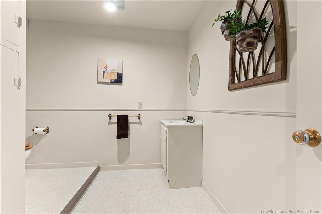 641-643 Evangeline St, Dieppe, NB