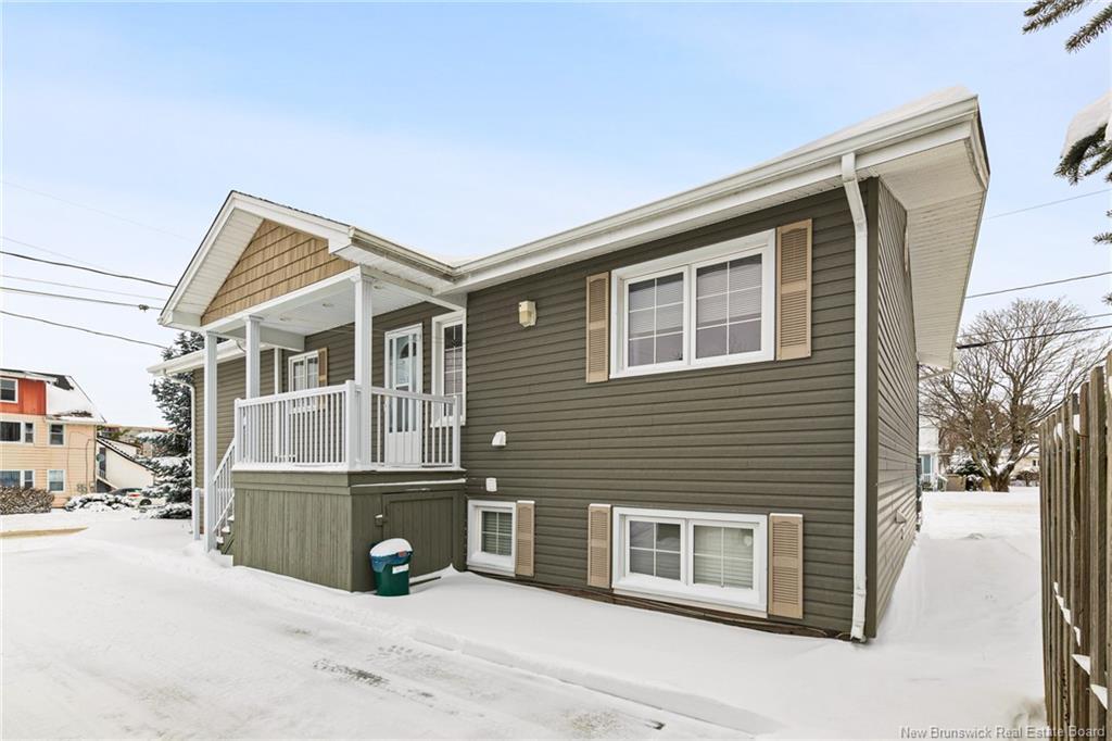 641-643 Evangeline St, Dieppe, NB