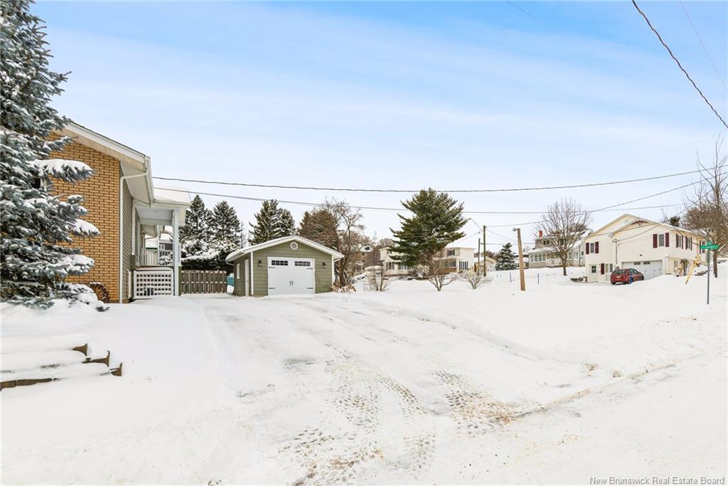 641-643 Evangeline St, Dieppe, NB