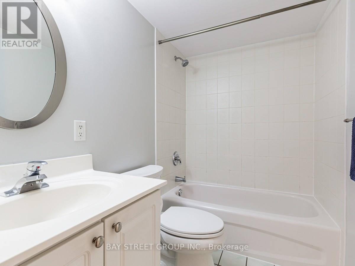 703 - 5 Everson Drive, Toronto, ON - Indoor Photo Showing Bathroom