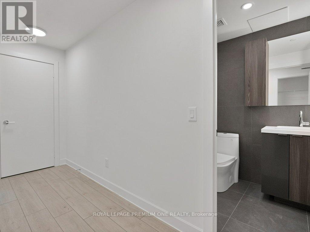 710 - 15 Mercer Street, Toronto, ON - Indoor Photo Showing Bathroom