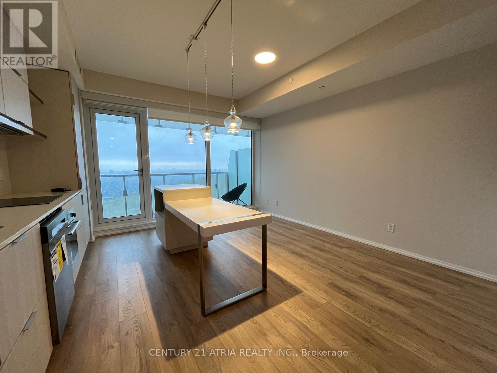 5711 - 197 Yonge Street, Toronto, ON - Indoor