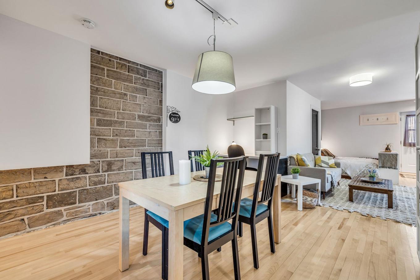 Salle à manger - 12-370 Ch. Ste-Foy, Québec (La Cité-Limoilou), QC - Indoor Photo Showing Dining Room
