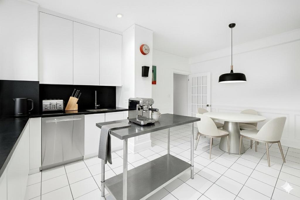 Kitchen - C72-3940 Ch. De La Côte-Des-Neiges, Montréal (Ville-Marie), QC - Indoor