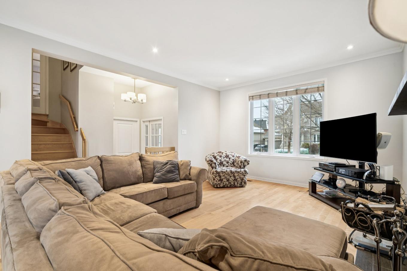 Overall view - 35 Rue De Ségovie, Candiac, QC - Indoor Photo Showing Living Room