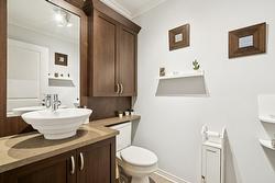 Powder room -