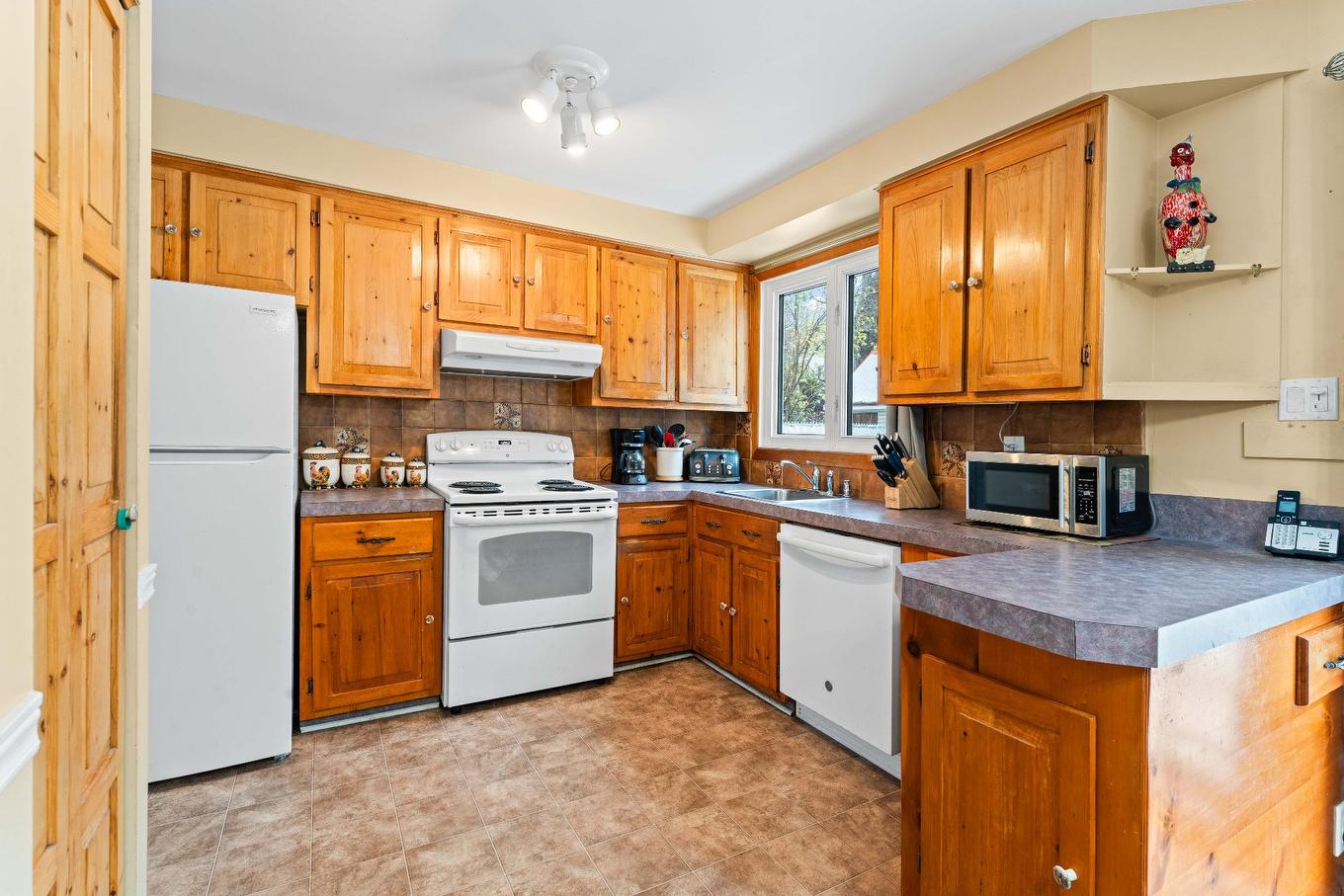 Cuisine - 615 Rue Piché, Terrebonne (Terrebonne), QC - Indoor Photo Showing Kitchen