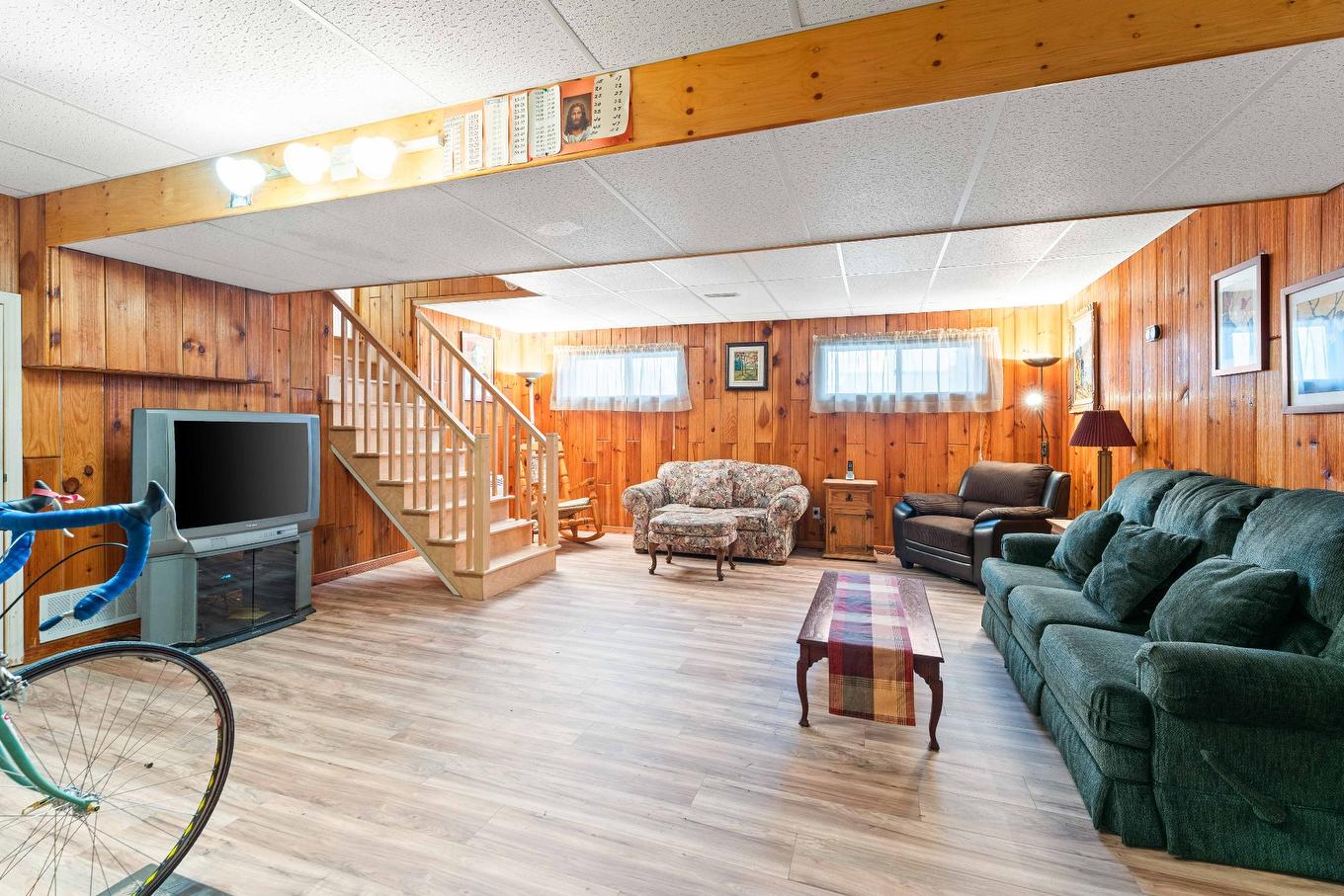 Salle familiale - 615 Rue Piché, Terrebonne (Terrebonne), QC - Indoor Photo Showing Other Room