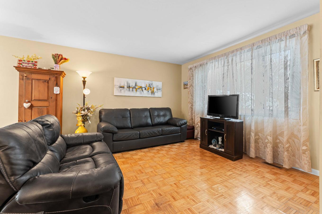 Salon - 615 Rue Piché, Terrebonne (Terrebonne), QC - Indoor Photo Showing Living Room