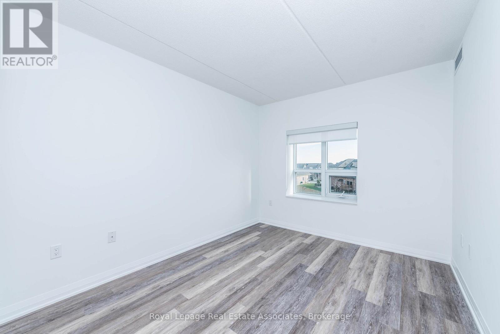 304 - 40 Via Rosedale Way, Brampton, ON - Indoor Photo Showing Other Room