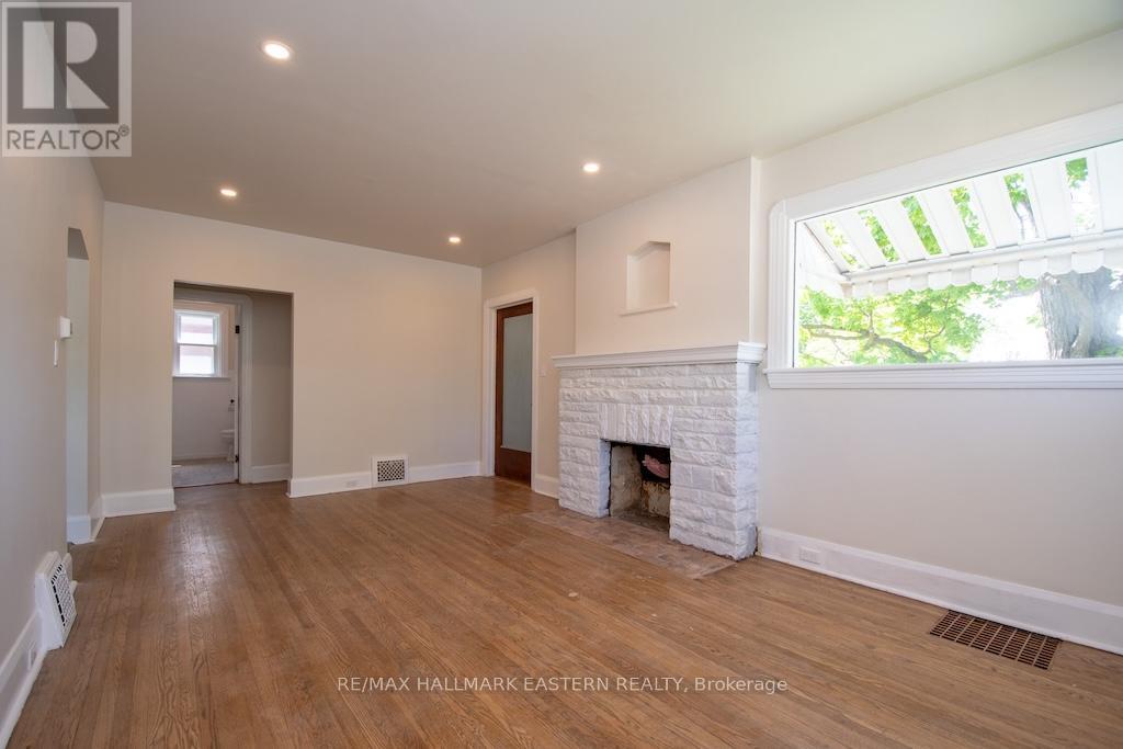 760 Chemong Road, Peterborough (Northcrest Ward 5), ON - Indoor With Fireplace