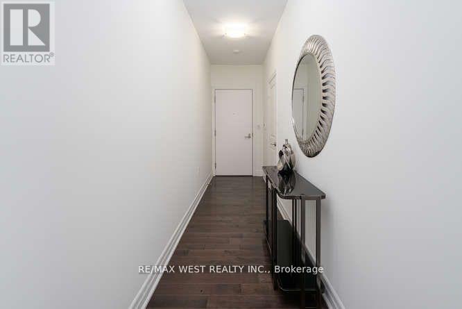 4002 - 8 The Esplanade, Toronto, ON - Indoor Photo Showing Other Room